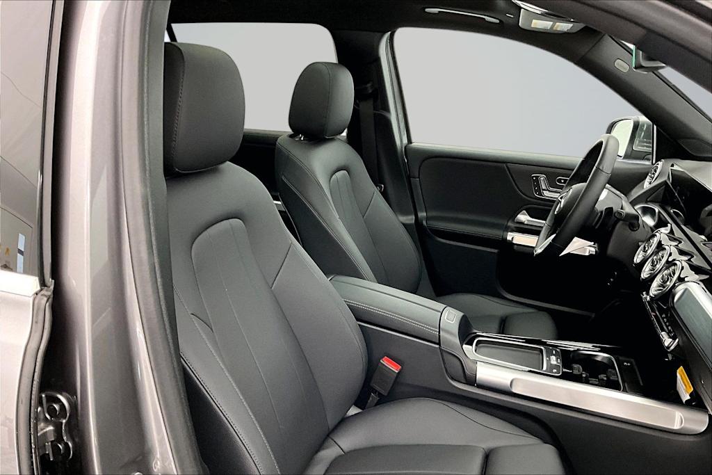 Thumbnail: 2026 Mercedes-Benz GLB - 12