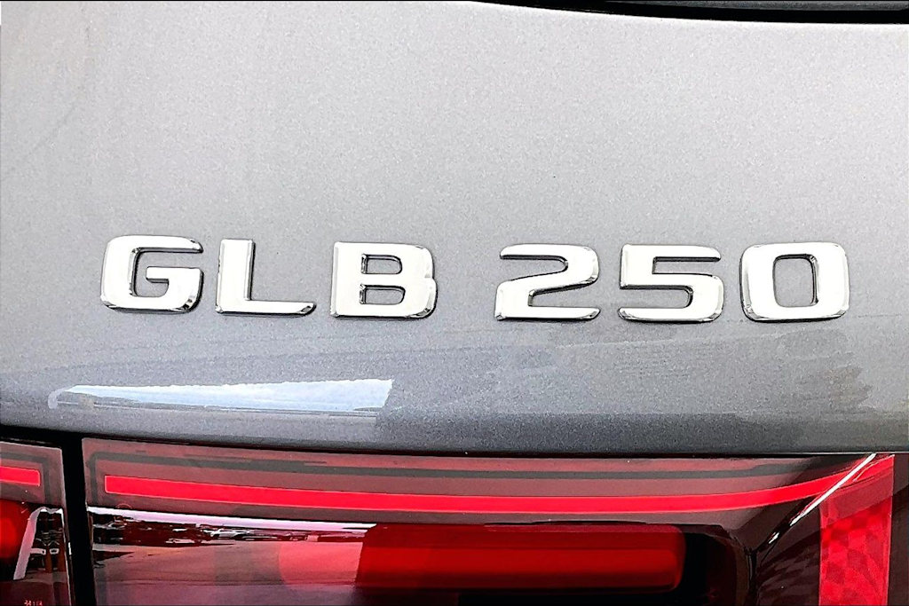 Thumbnail: 2026 Mercedes-Benz GLB - 7