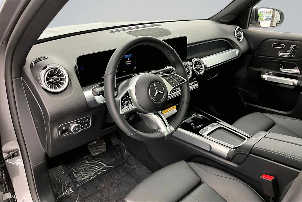 Thumbnail: 2026 Mercedes-Benz GLB - 2