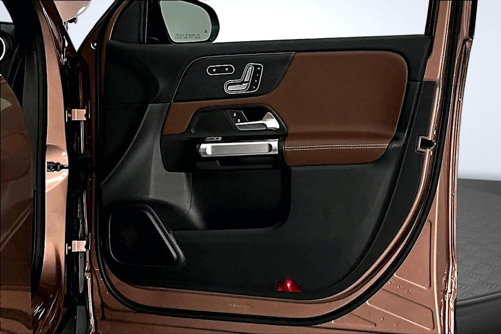 Thumbnail: 2021 Mercedes-Benz GLB - 25