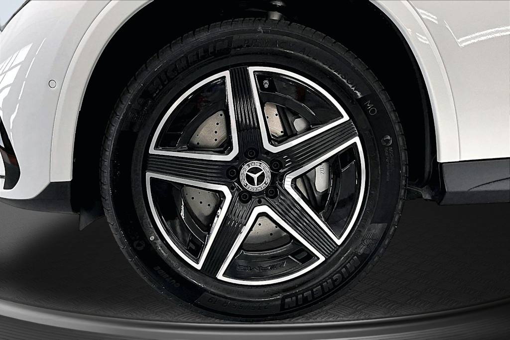 Thumbnail: 2026 Mercedes-Benz GLC - 8