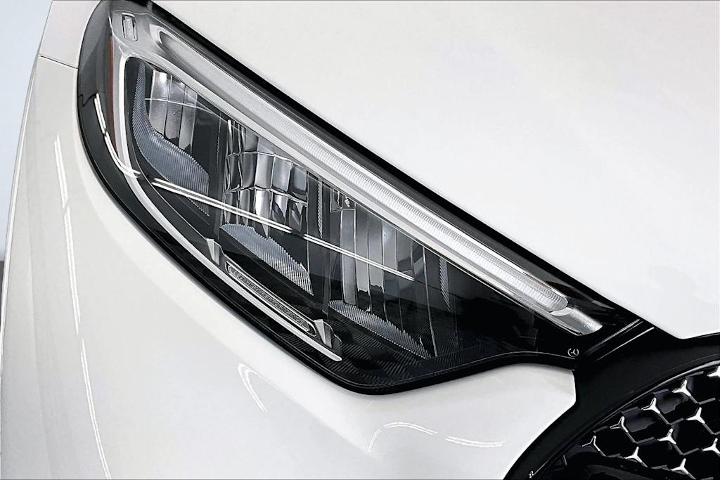 Thumbnail: 2026 Mercedes-Benz GLC - 21