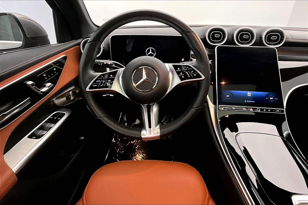 Thumbnail: 2023 Mercedes-Benz GLC - 14