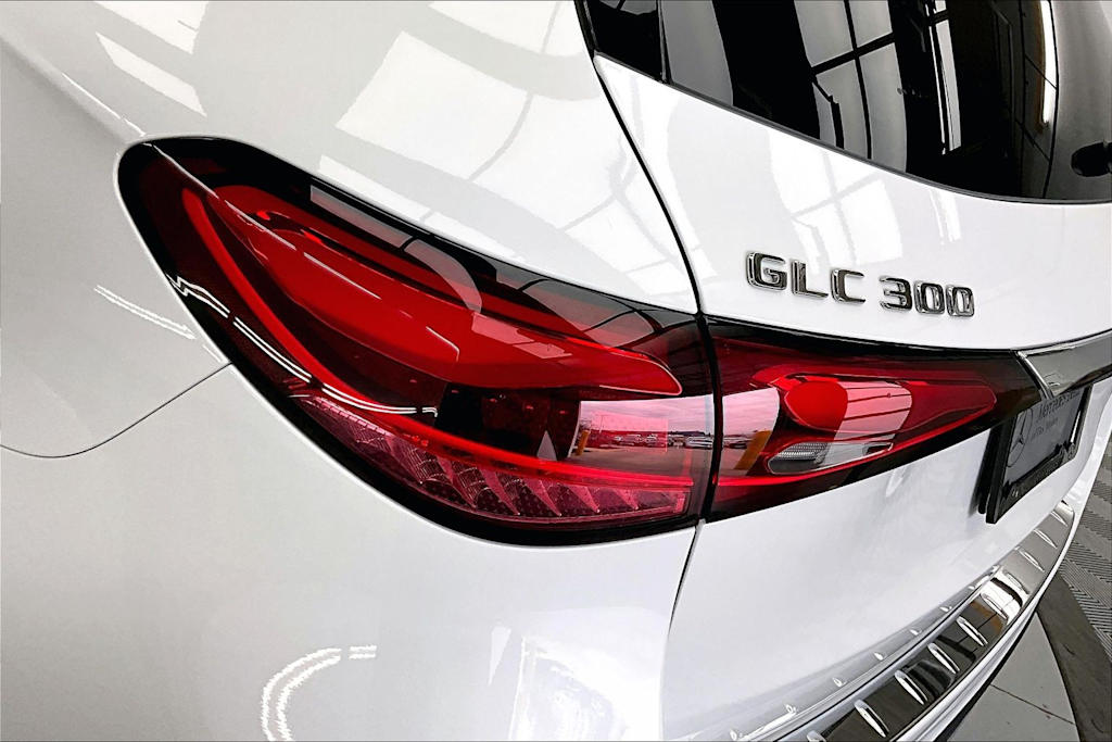 Thumbnail: 2025 Mercedes-Benz GLC - 26