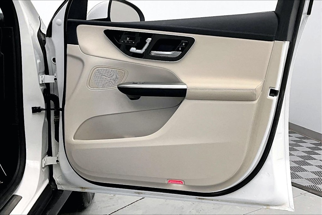 Thumbnail: 2025 Mercedes-Benz GLC - 25