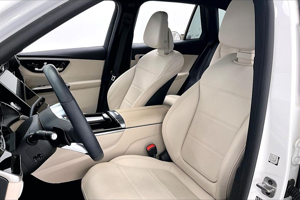 Thumbnail: 2025 Mercedes-Benz GLC - 11