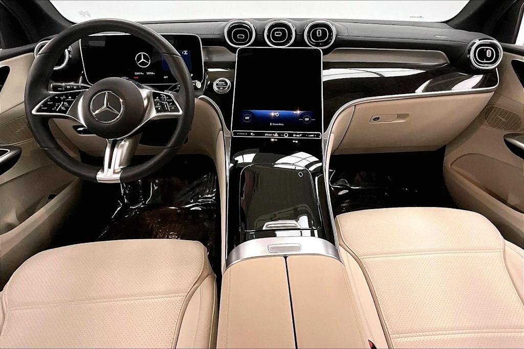 Thumbnail: 2025 Mercedes-Benz GLC - 10