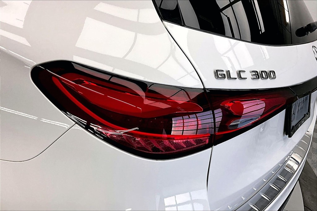 Thumbnail: 2025 Mercedes-Benz GLC - 26