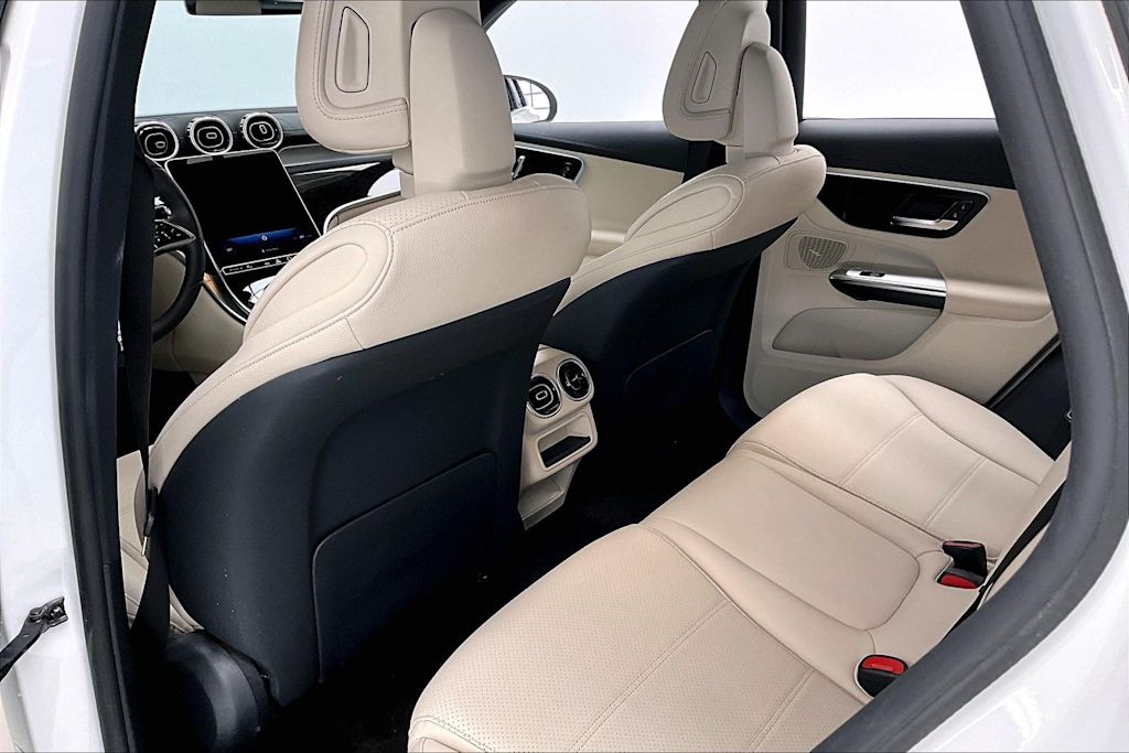 Thumbnail: 2025 Mercedes-Benz GLC - 13