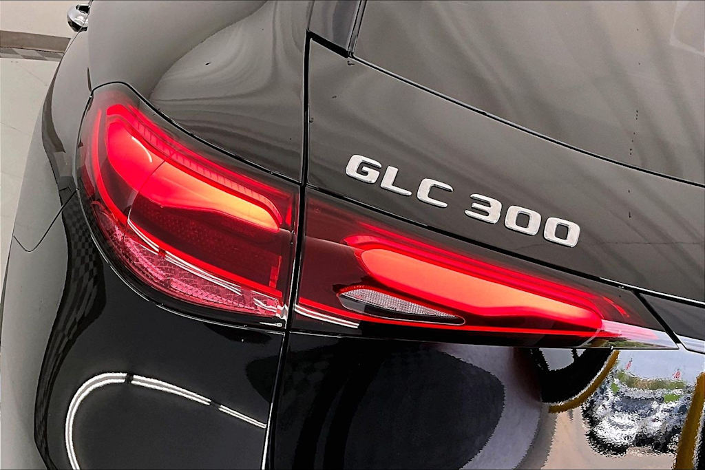 Thumbnail: 2023 Mercedes-Benz GLC - 26