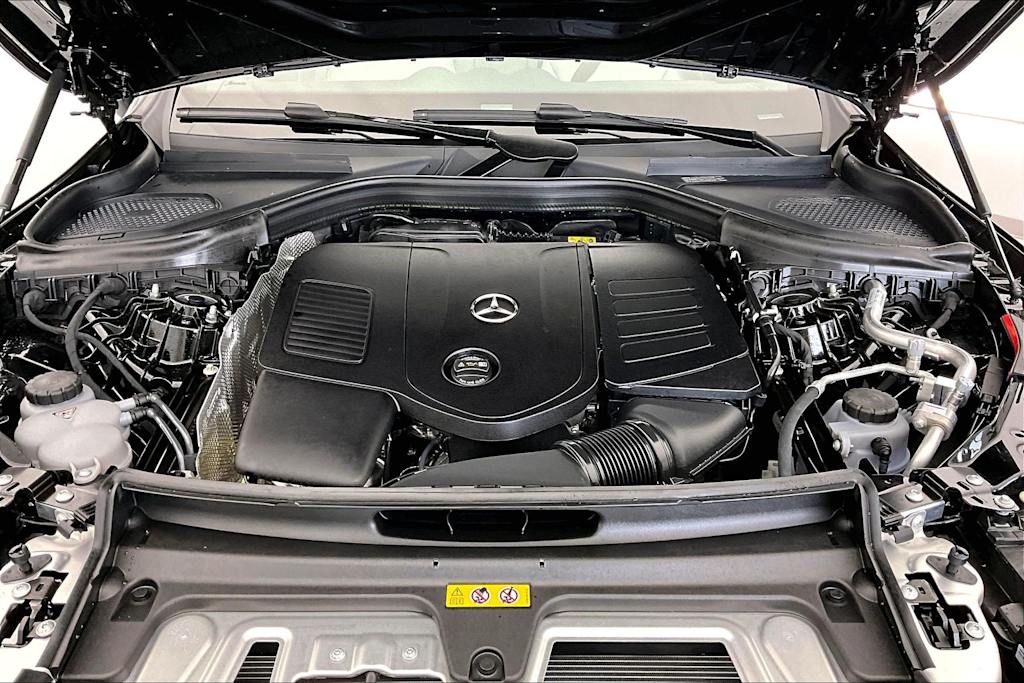 Thumbnail: 2026 Mercedes-Benz GLC - 9