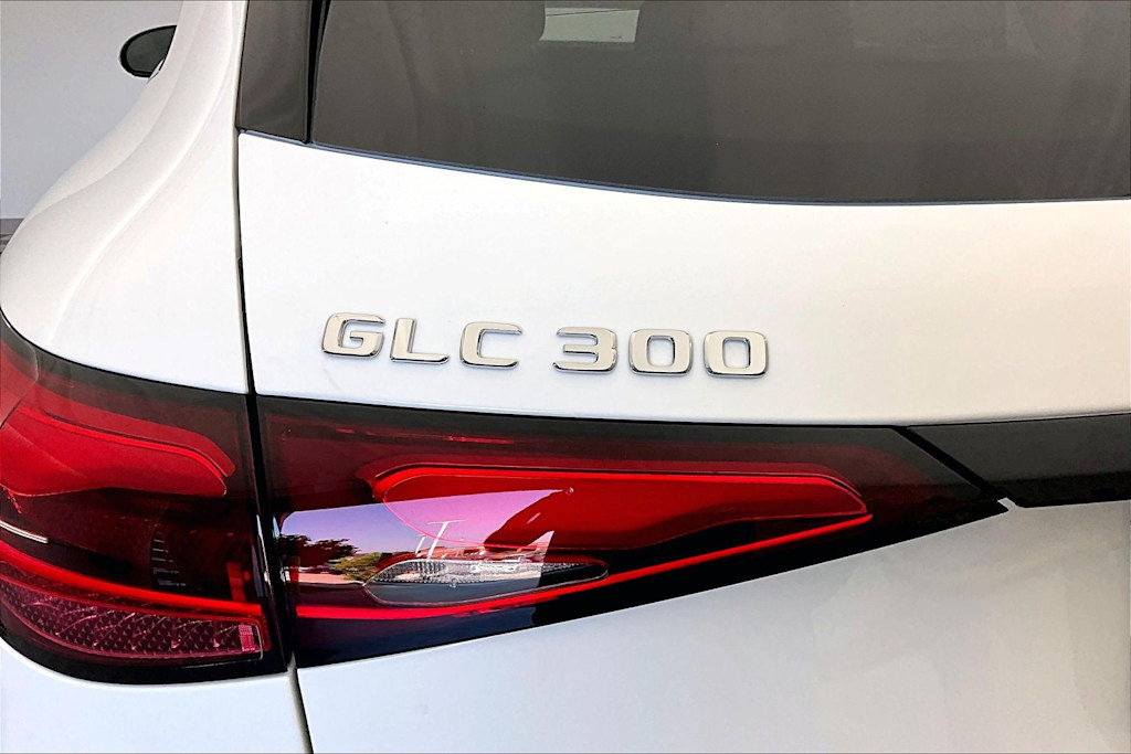 Thumbnail: 2026 Mercedes-Benz GLC - 7