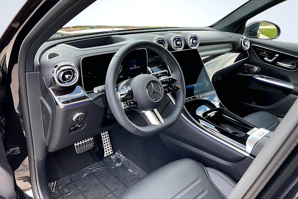 Thumbnail: 2026 Mercedes-Benz GLC - 2