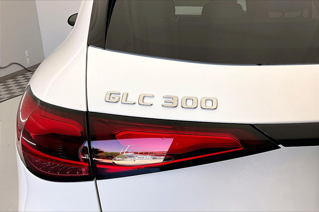 Thumbnail: 2026 Mercedes-Benz GLC - 20