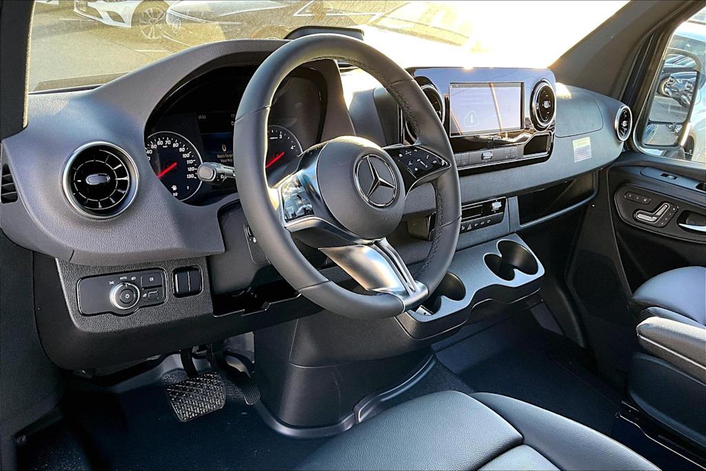 Thumbnail: 2026 Mercedes-Benz Sprinter - 2