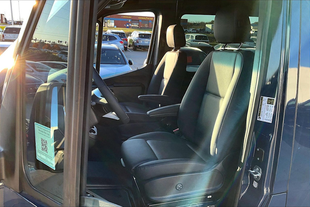 Thumbnail: 2026 Mercedes-Benz Sprinter - 10