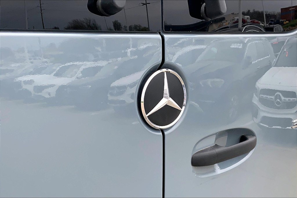 Thumbnail: 2025 Mercedes-Benz Sprinter - 21