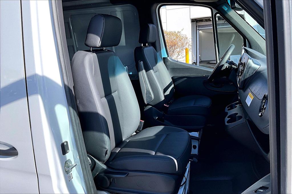 Thumbnail: 2026 Mercedes-Benz Sprinter - 11