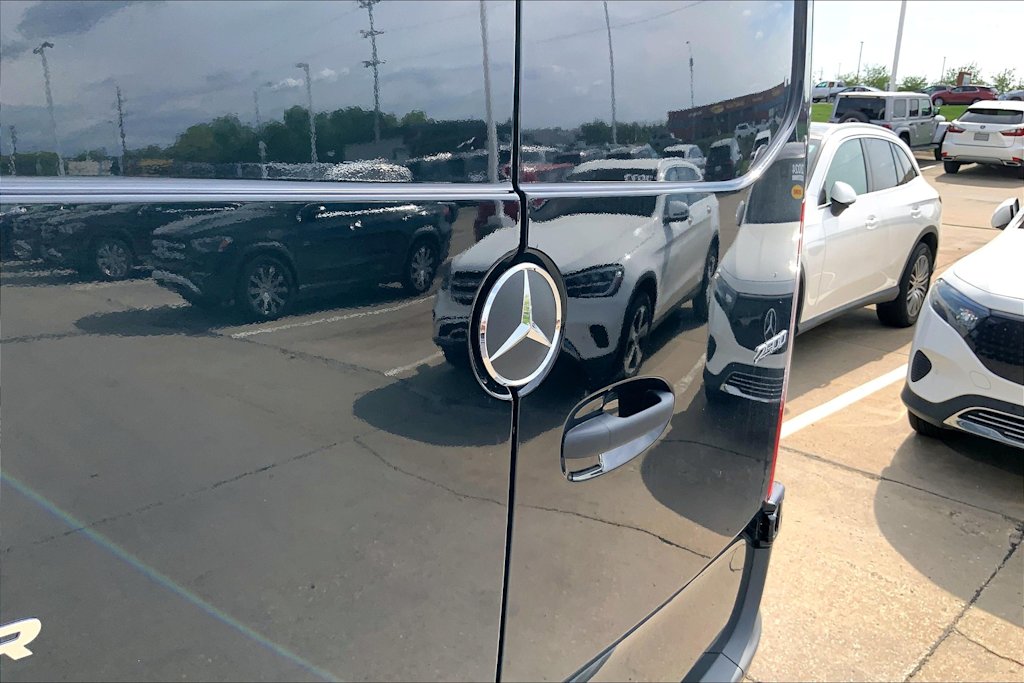 Thumbnail: 2025 Mercedes-Benz Sprinter - 22