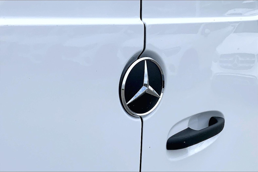 Thumbnail: 2025 Mercedes-Benz Sprinter - 22