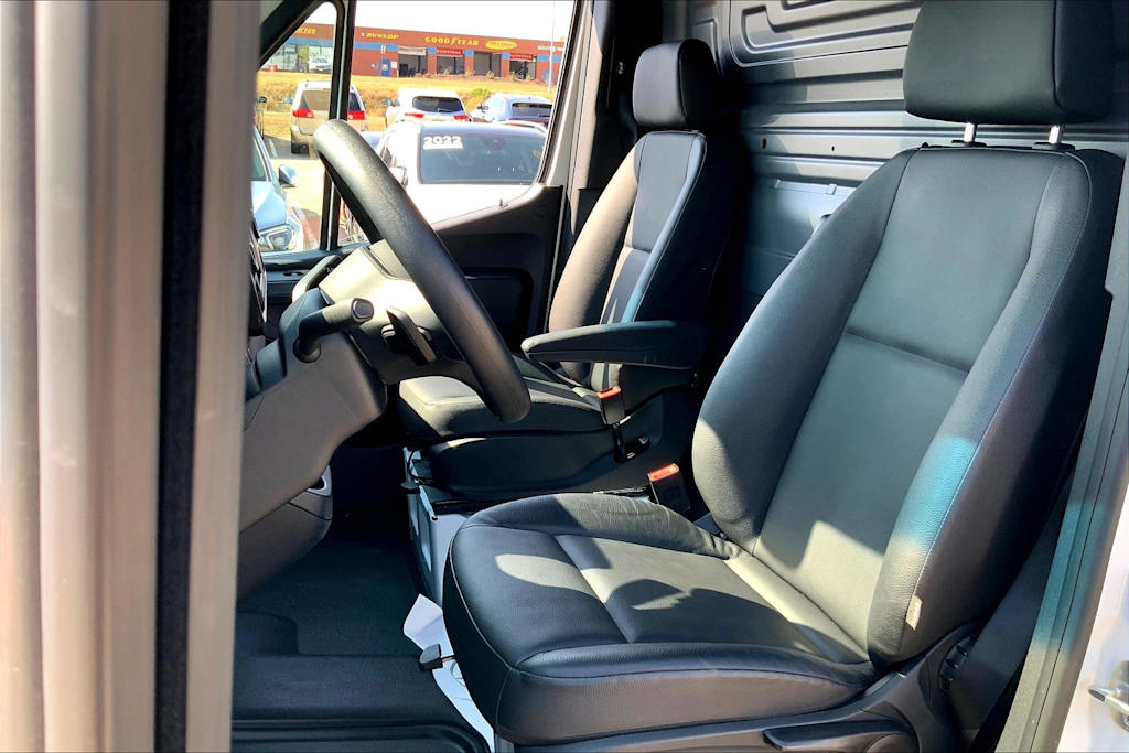 Thumbnail: 2024 Mercedes-Benz Sprinter - 11