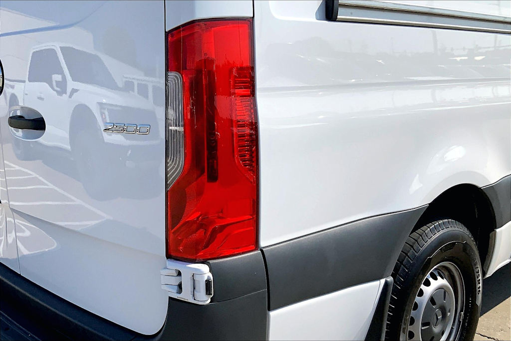 Thumbnail: 2024 Mercedes-Benz Sprinter - 22