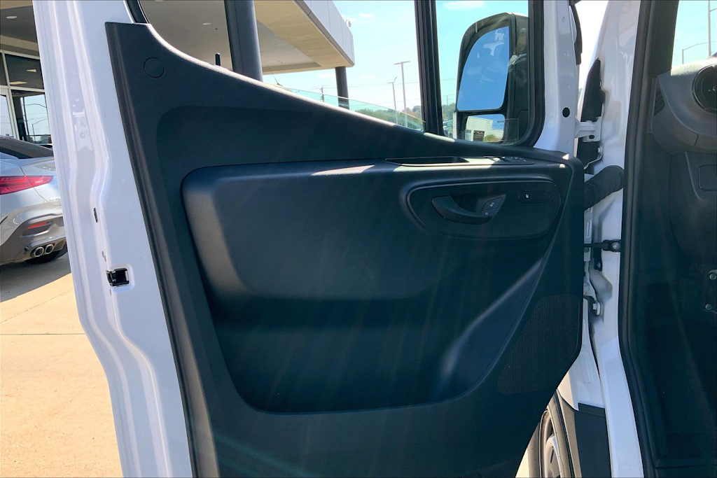 Thumbnail: 2024 Mercedes-Benz Sprinter - 20