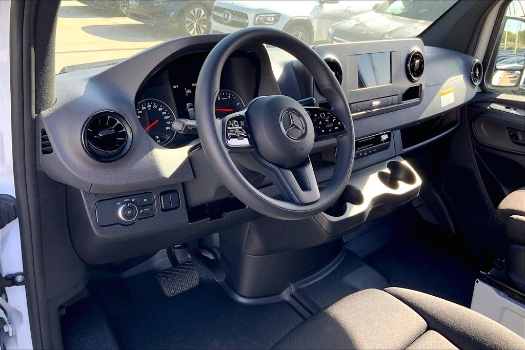 Thumbnail: 2024 Mercedes-Benz Sprinter - 2
