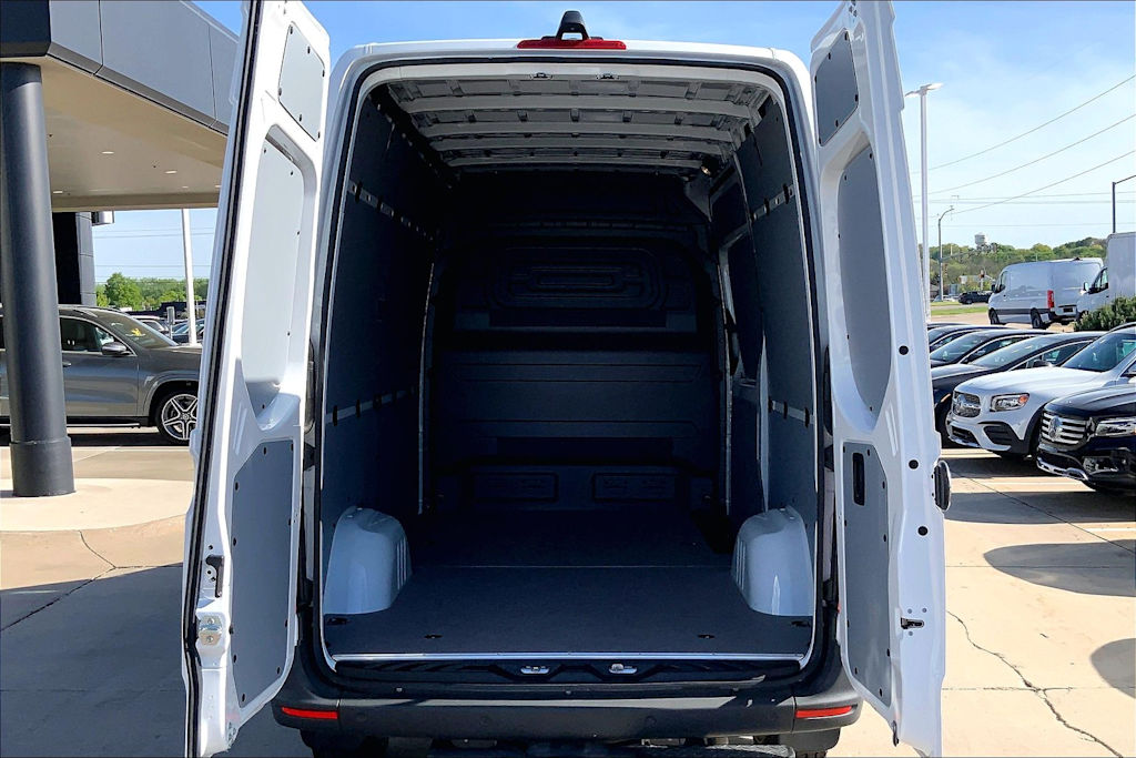 Thumbnail: 2024 Mercedes-Benz Sprinter - 20