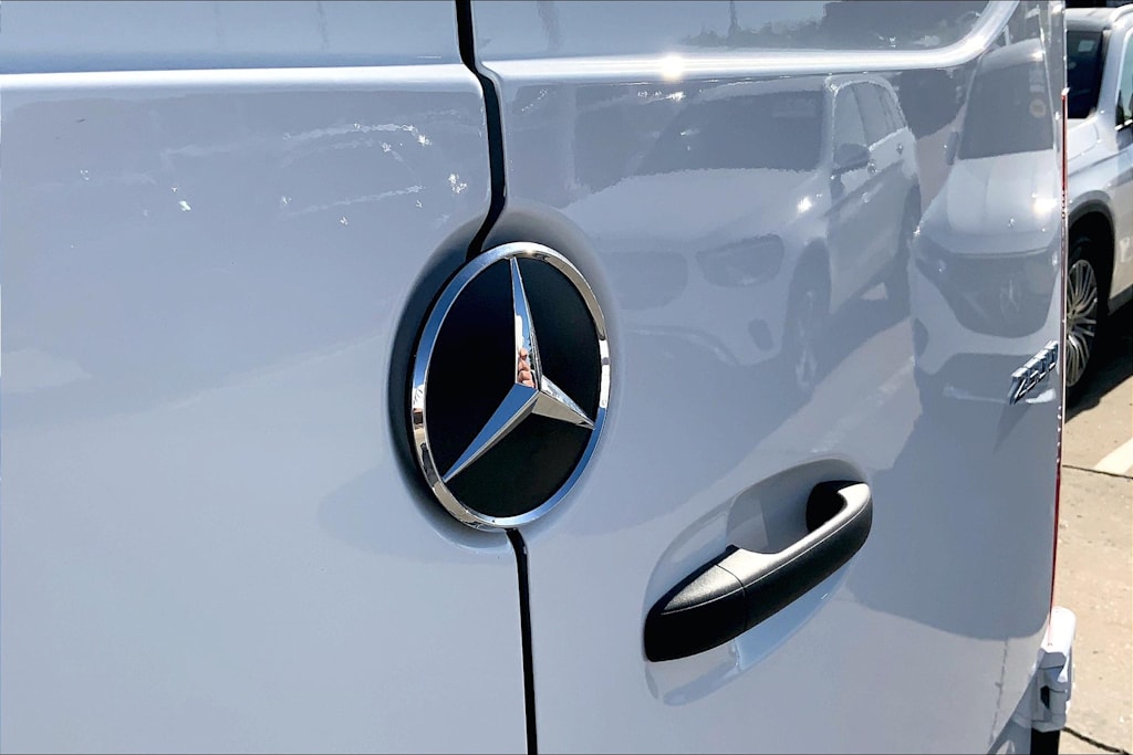 Thumbnail: 2024 Mercedes-Benz Sprinter - 22