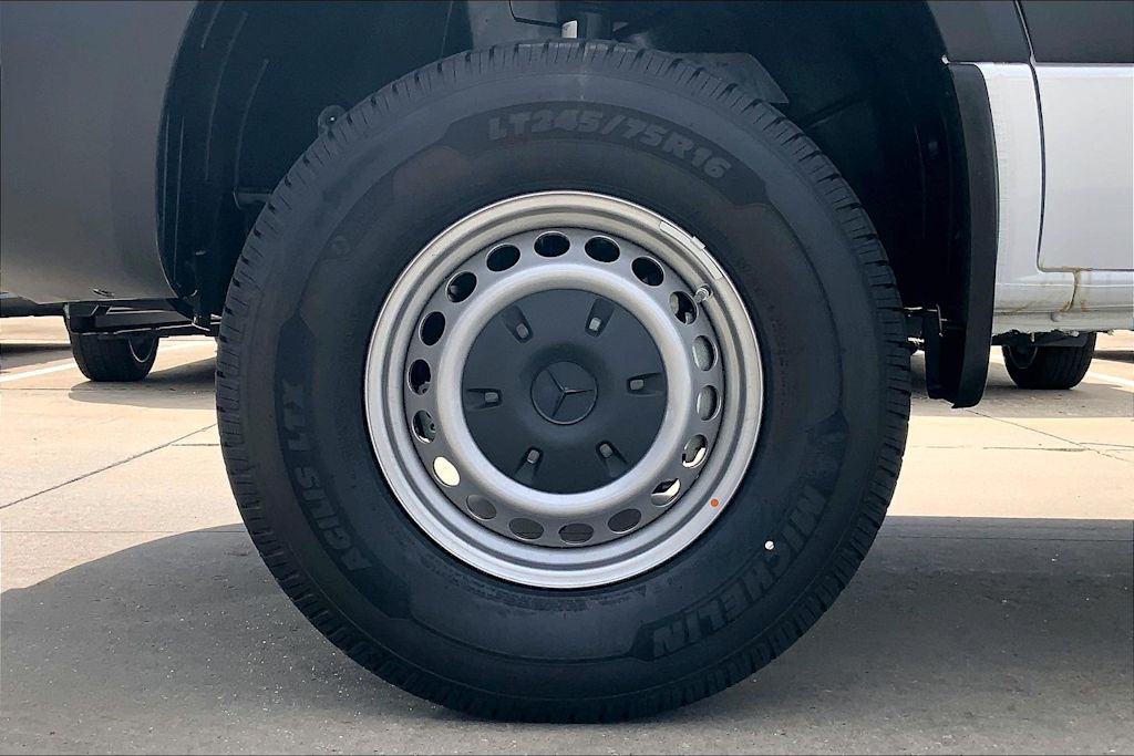 Thumbnail: 2025 Mercedes-Benz Sprinter - 8