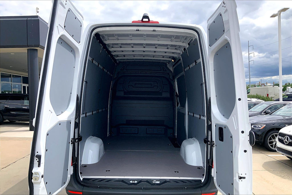 Thumbnail: 2025 Mercedes-Benz Sprinter - 20