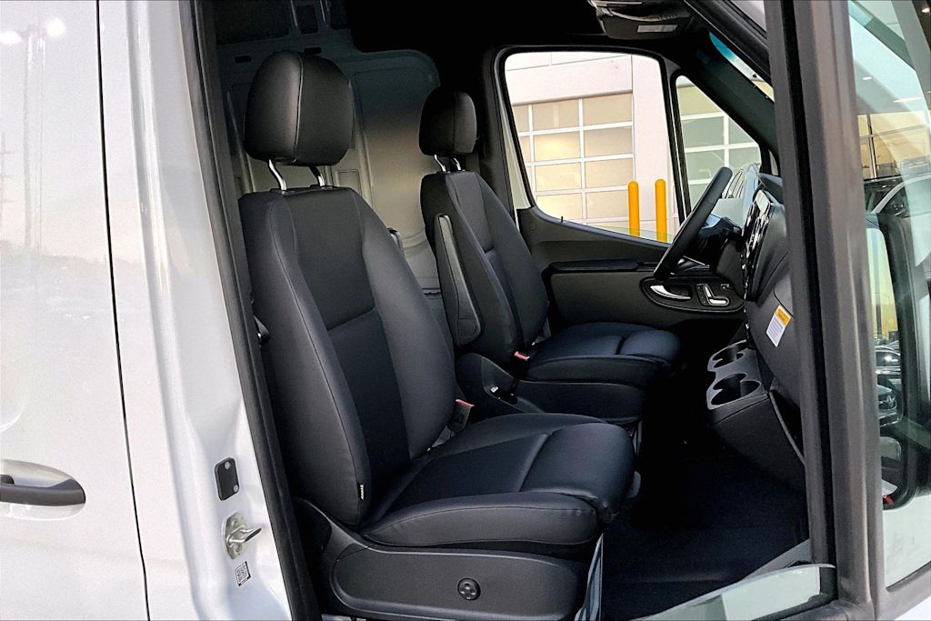 Thumbnail: 2026 Mercedes-Benz Sprinter - 11