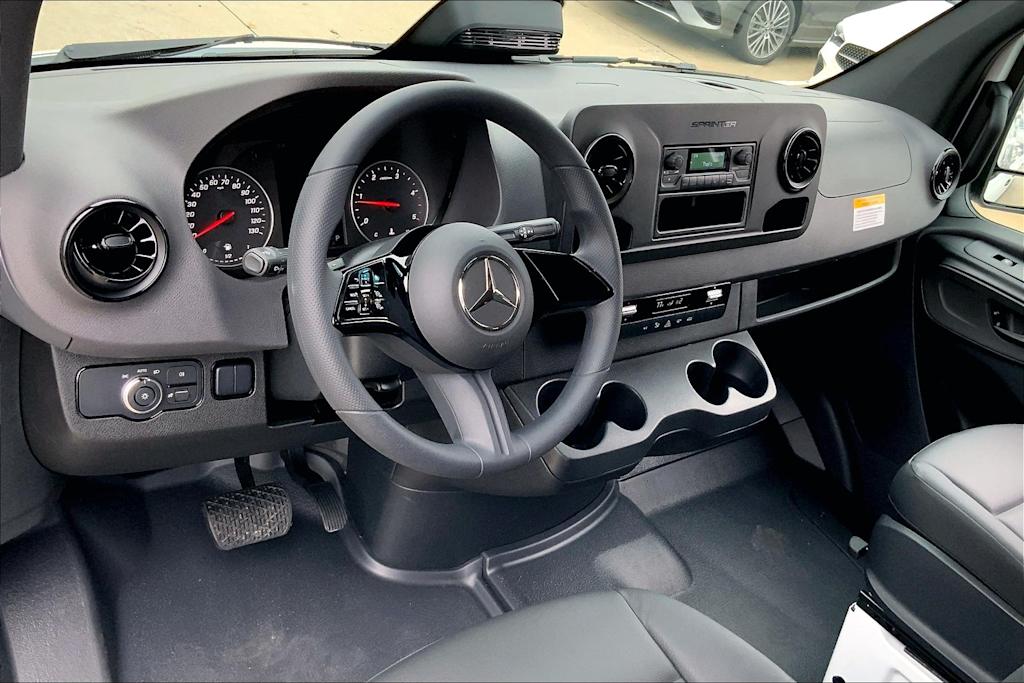 2025 Mercedes-Benz Sprinter 2500 10