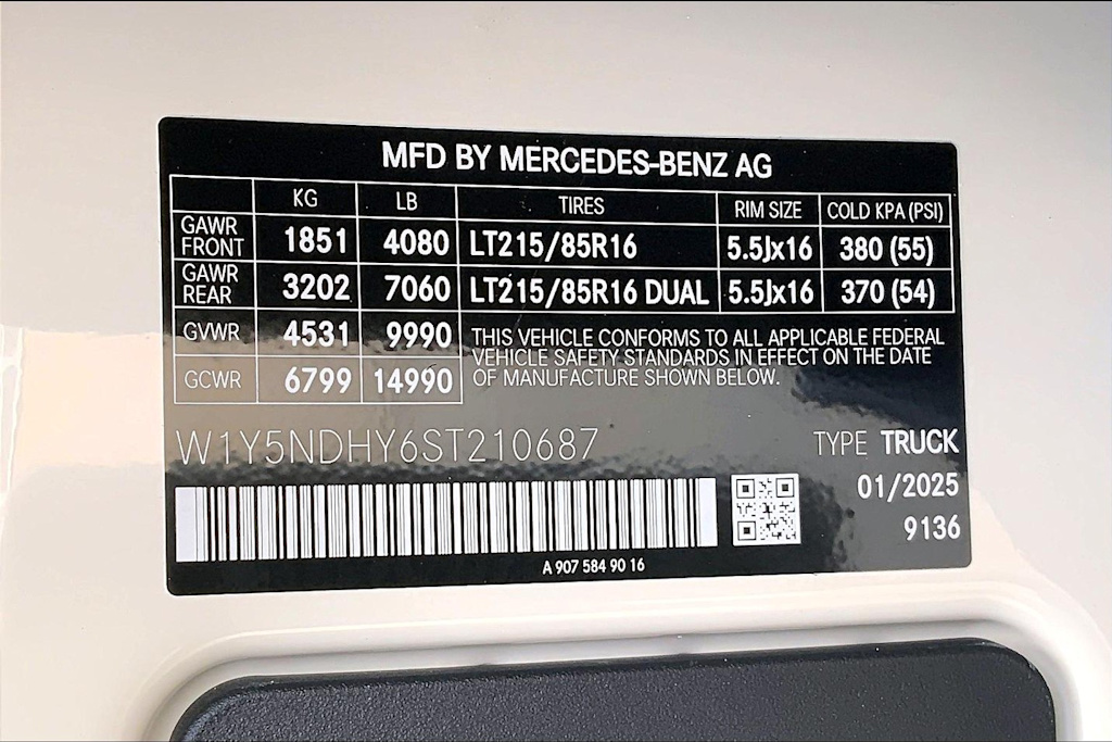 Thumbnail: 2025 Mercedes-Benz Sprinter - 16