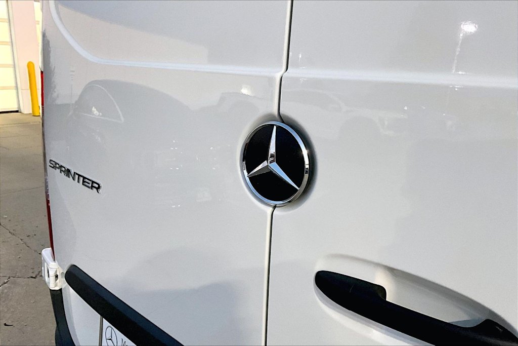Thumbnail: 2025 Mercedes-Benz Sprinter - 22