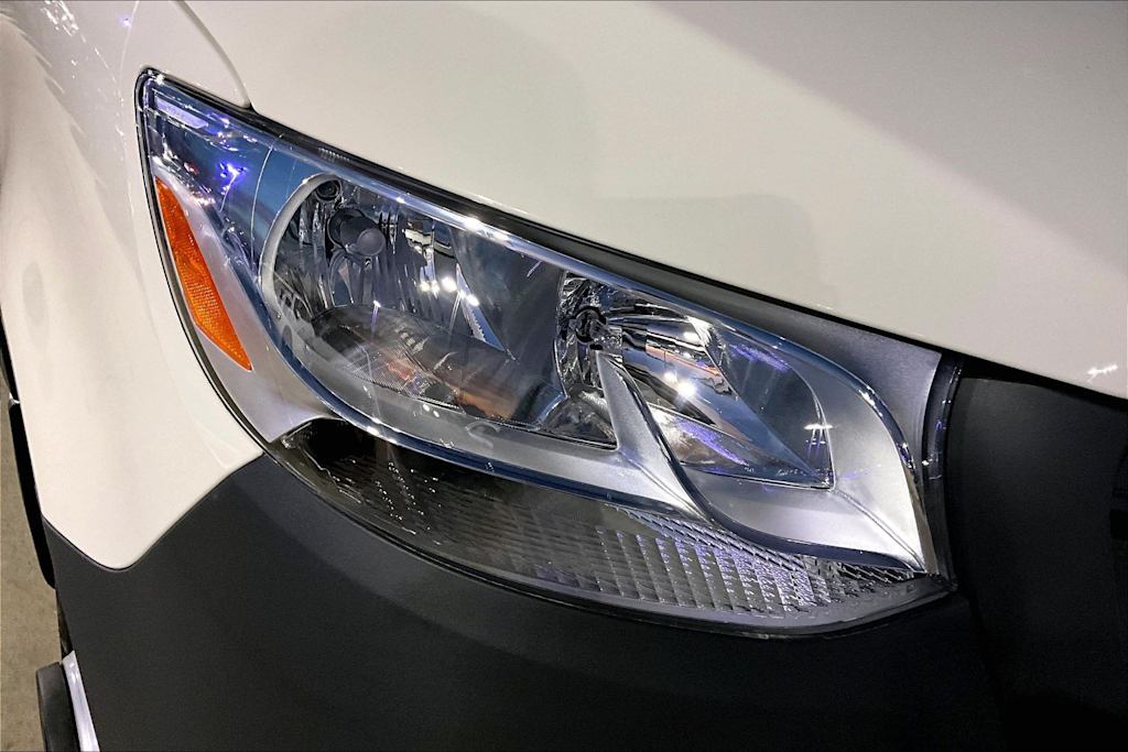 Thumbnail: 2025 Mercedes-Benz Sprinter - 21