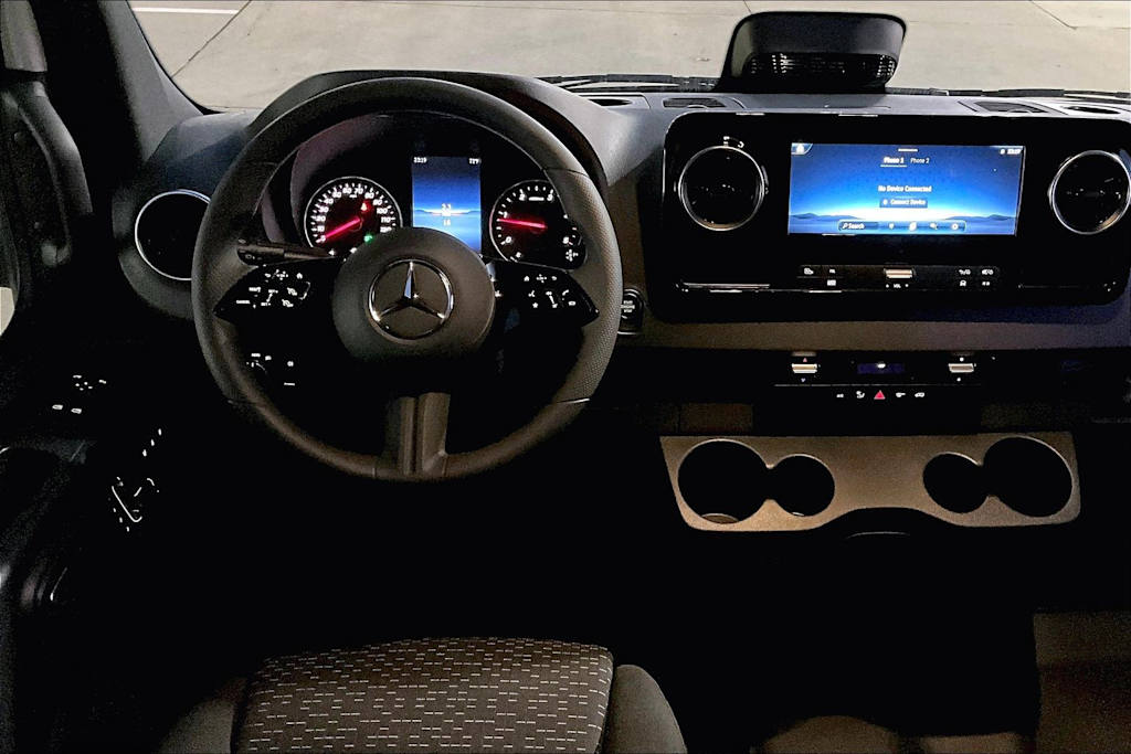 Thumbnail: 2025 Mercedes-Benz Sprinter - 14