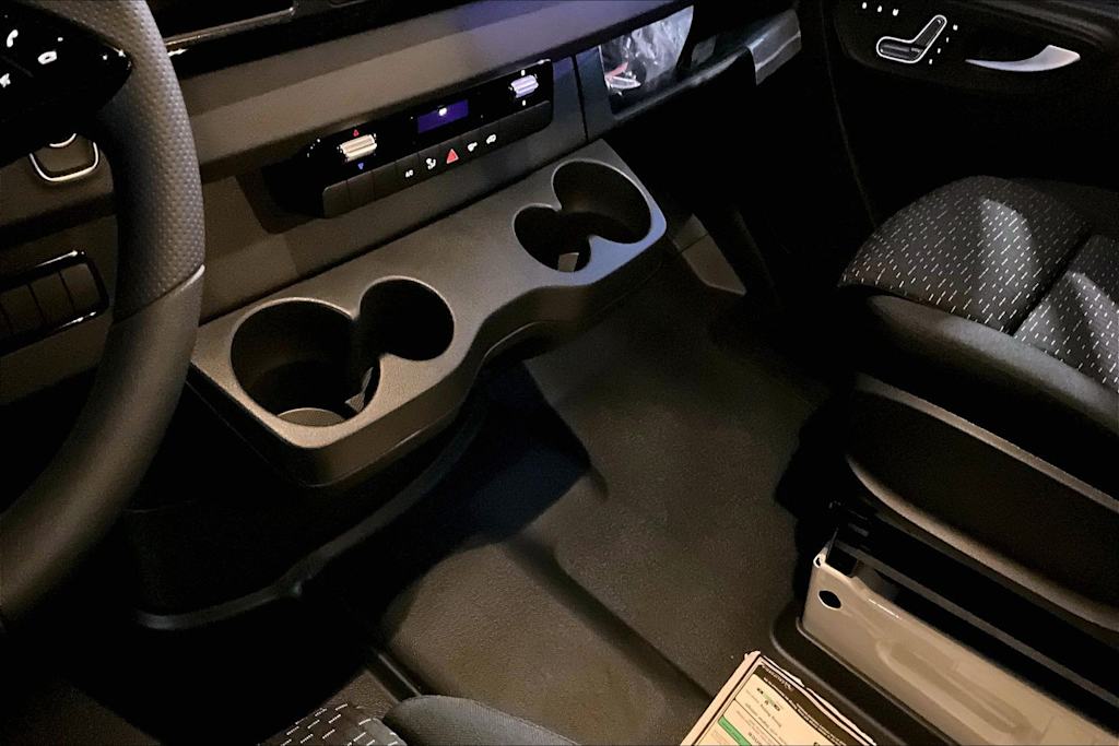 Thumbnail: 2025 Mercedes-Benz Sprinter - 15