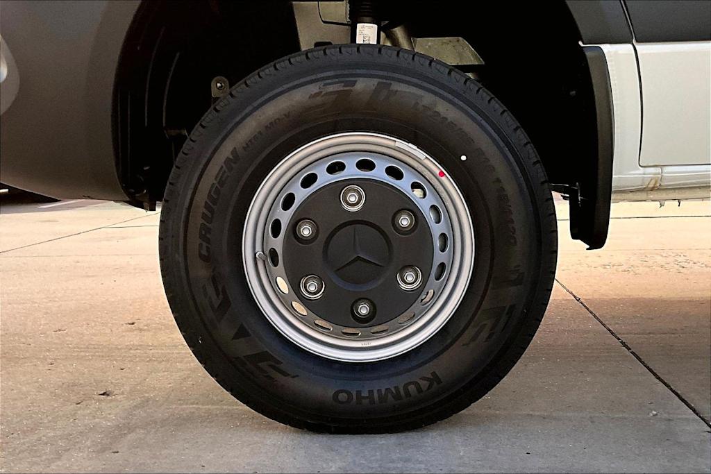 Thumbnail: 2025 Mercedes-Benz Sprinter - 8