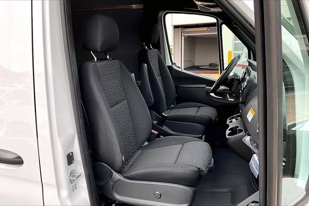 Thumbnail: 2026 Mercedes-Benz Sprinter - 12