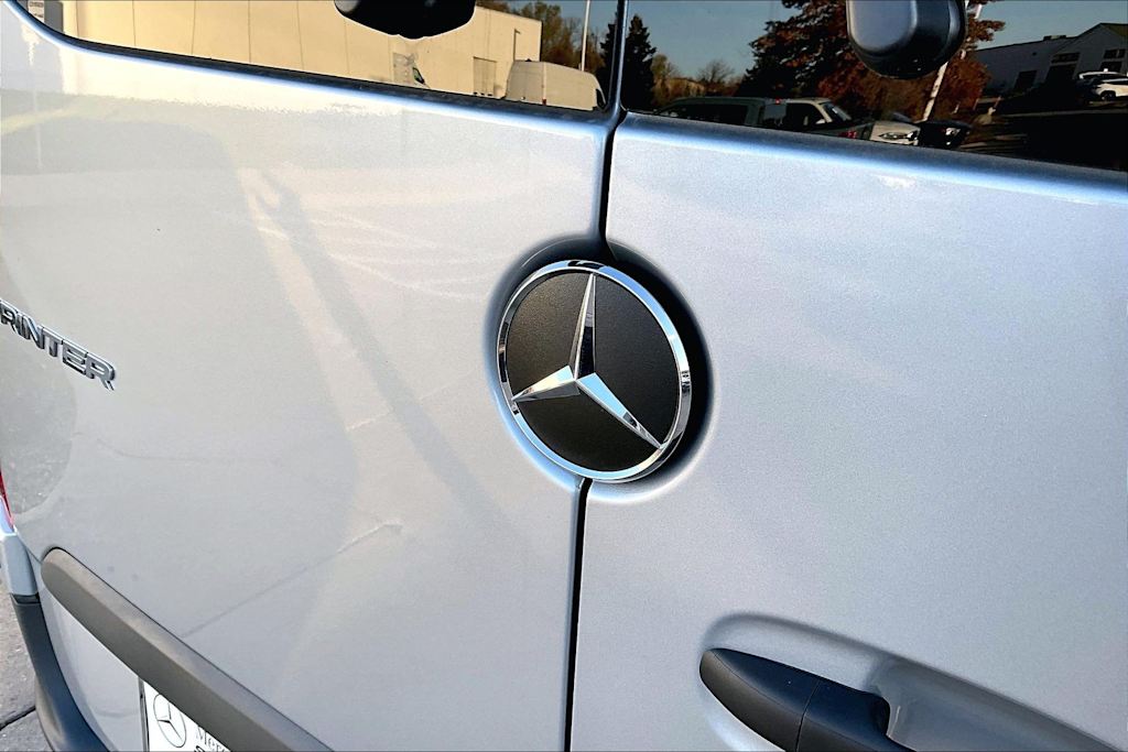 Thumbnail: 2025 Mercedes-Benz Sprinter - 22