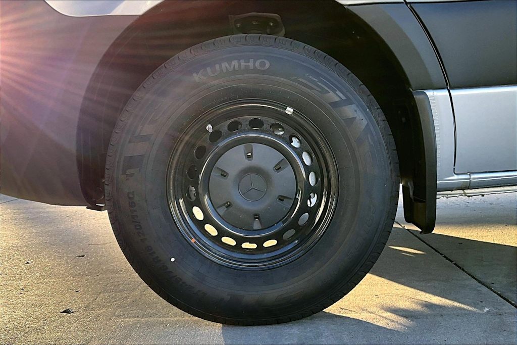 Thumbnail: 2025 Mercedes-Benz Sprinter - 8