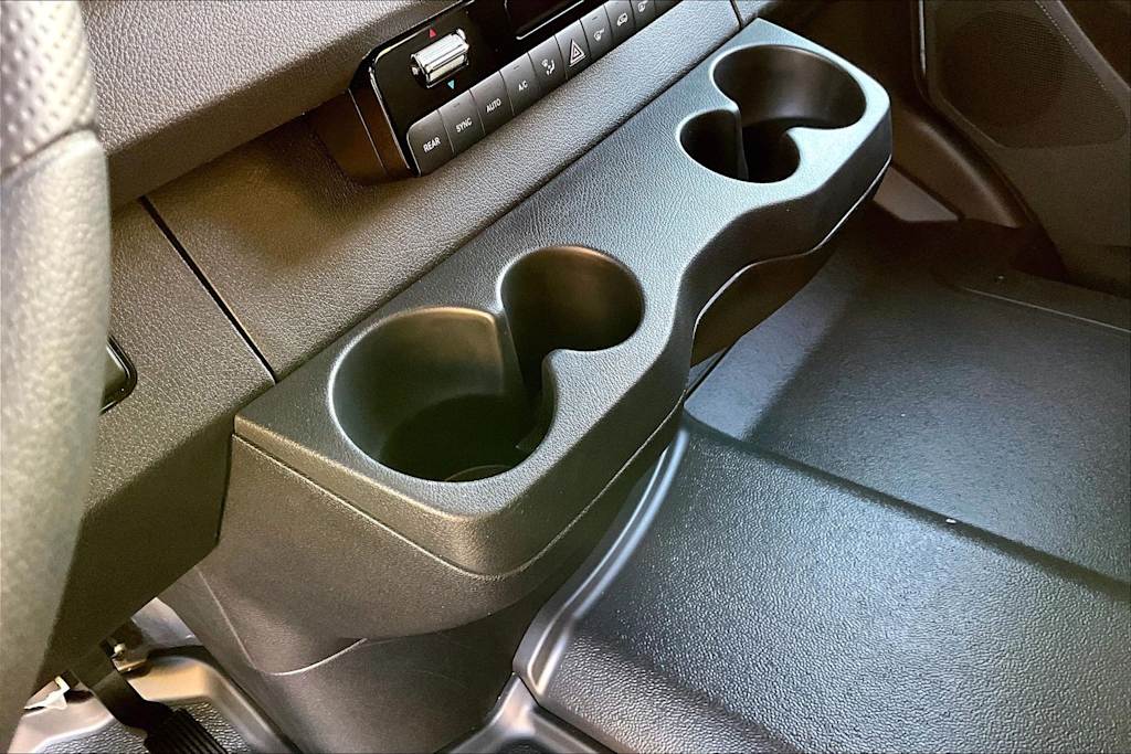 Thumbnail: 2025 Mercedes-Benz Sprinter - 15