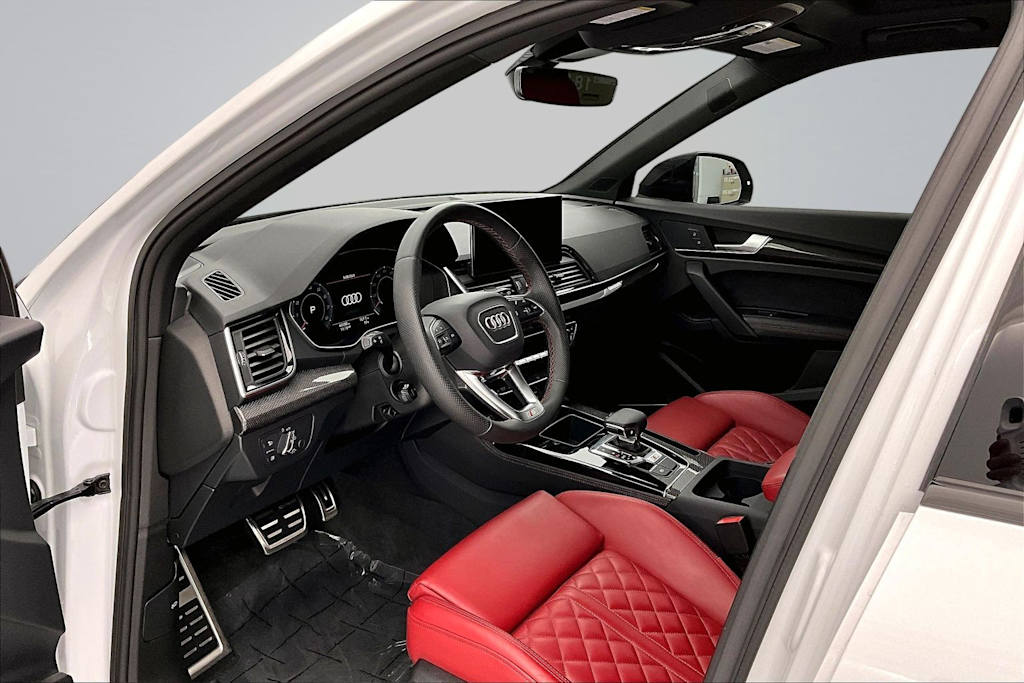 Thumbnail: 2024 Audi SQ5 - 2