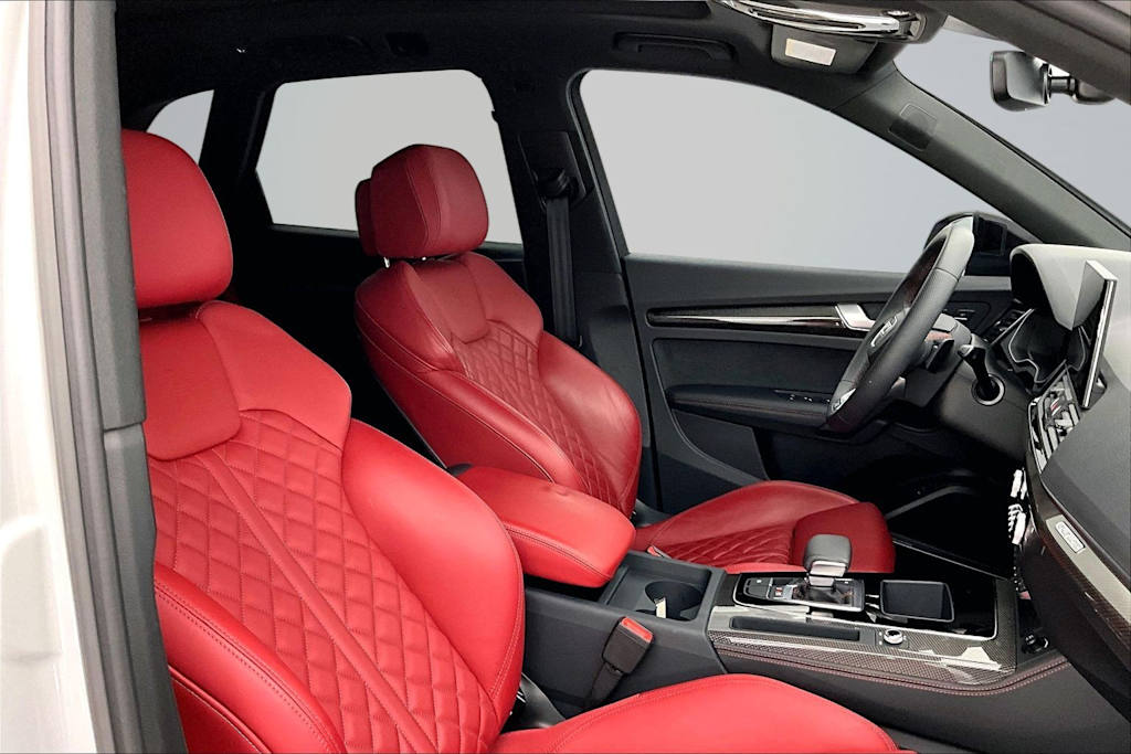 Thumbnail: 2024 Audi SQ5 - 12
