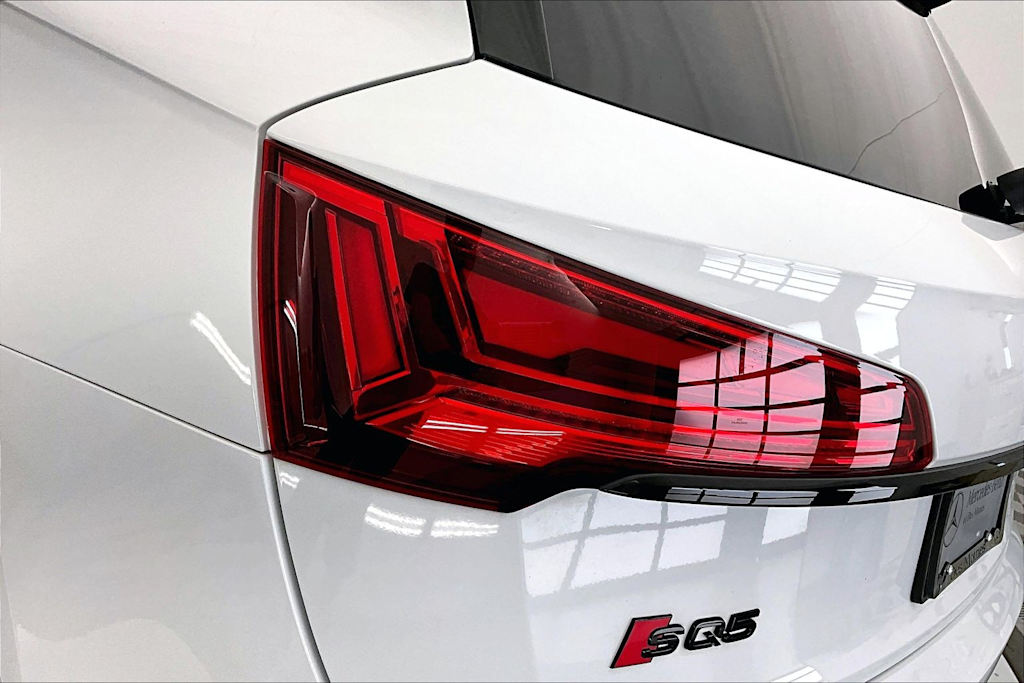 Thumbnail: 2024 Audi SQ5 - 26