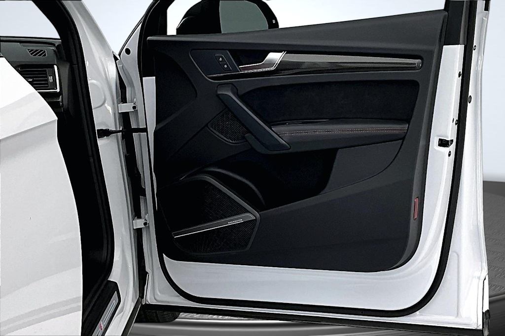 Thumbnail: 2024 Audi SQ5 - 25