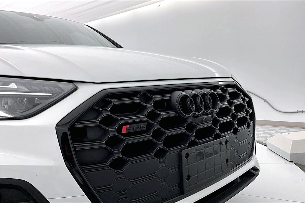 Thumbnail: 2024 Audi SQ5 - 27