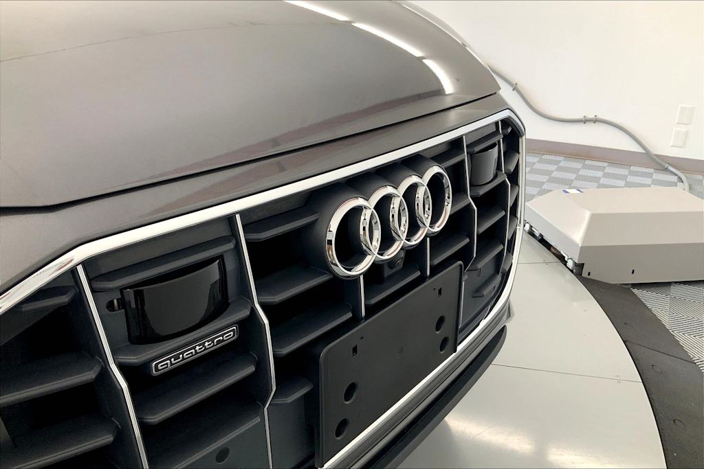 Thumbnail: 2019 Audi Q8 - 25